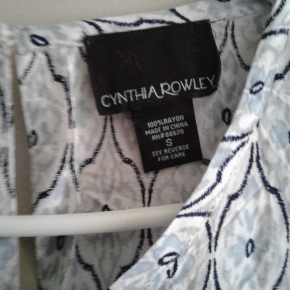 Colorful  CYNTHIA  ROWLEY Summer Top.  Size Small - Picture 2 of 4